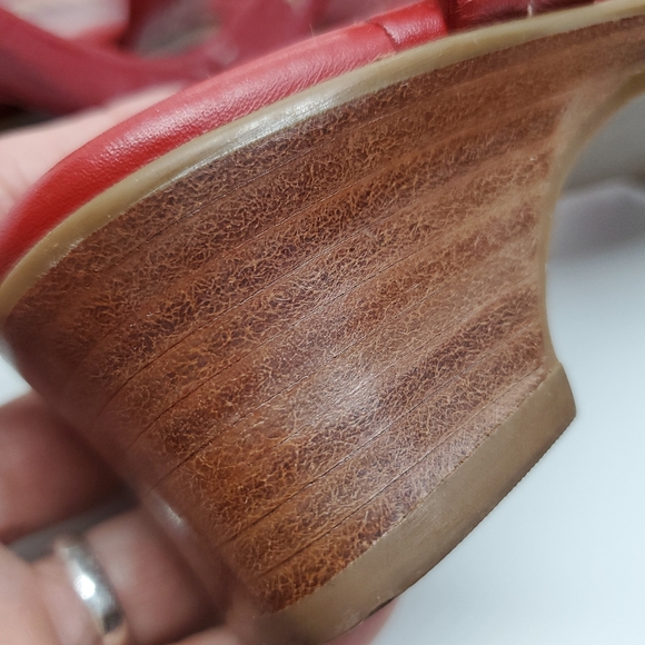 Vintage 90s Trotters Red Leather Stacked wood heel Square open Toe Sandals 7N - Picture 6 of 7